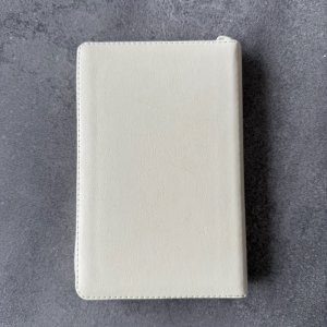 Библия 048 z код 25048-38 дизайн "термо штамп голубь", пер. из иск. кожи на молнии, цвет слоновая к