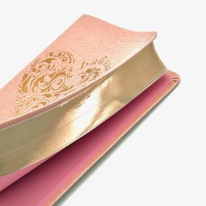 Библия 048 код 25048-42 дизайн "золотое сердце, пер. из иск. кожи, цвет персиковый,